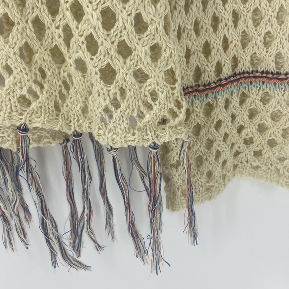 Boho fisherman’s open weave lace long cream tunic with hood and fringe - Picture 10 of 16